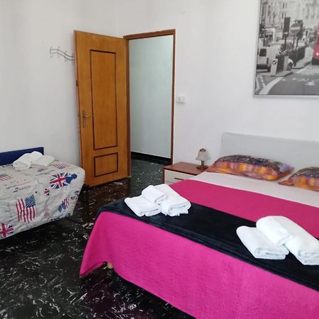 Homebetty Vado Ligure Buitenkant foto